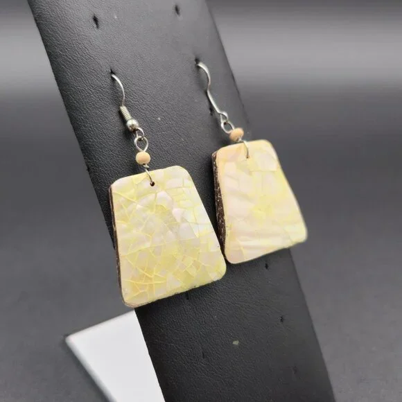 Silver Plated Wood With White Shell Overlay Dangle Earrings A6202 - Picture 2 of 5